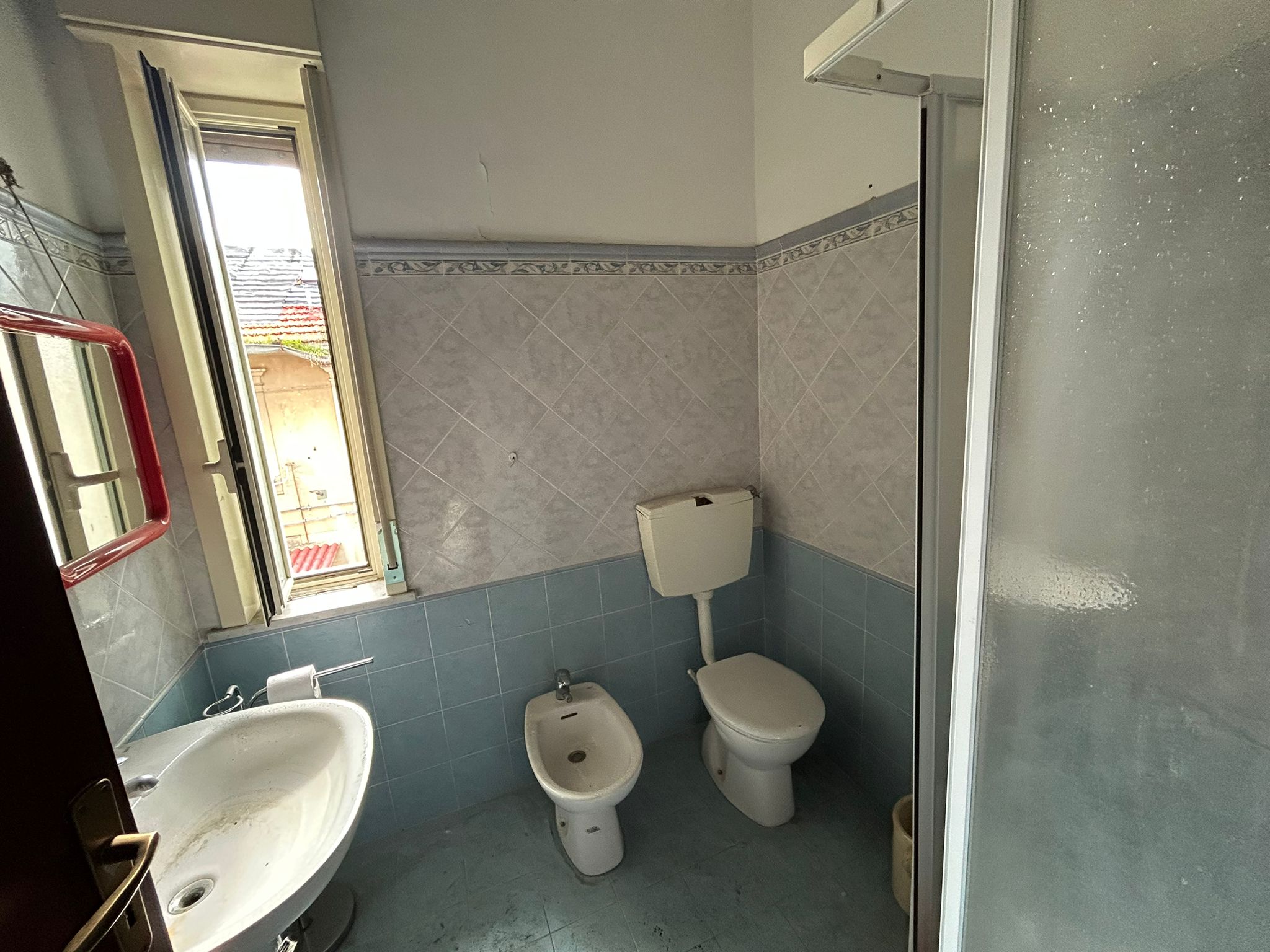 Viale Giostra trivani più servizi