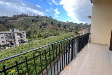 Pressi Svincolo Gazzi 4 vani + servizi #VO18129