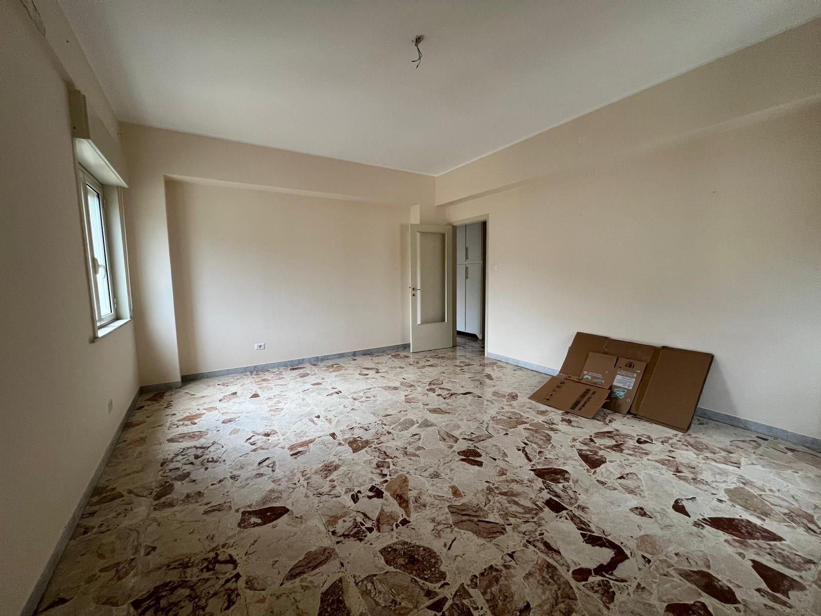 Pressi Svincolo Gazzi 4 vani + servizi