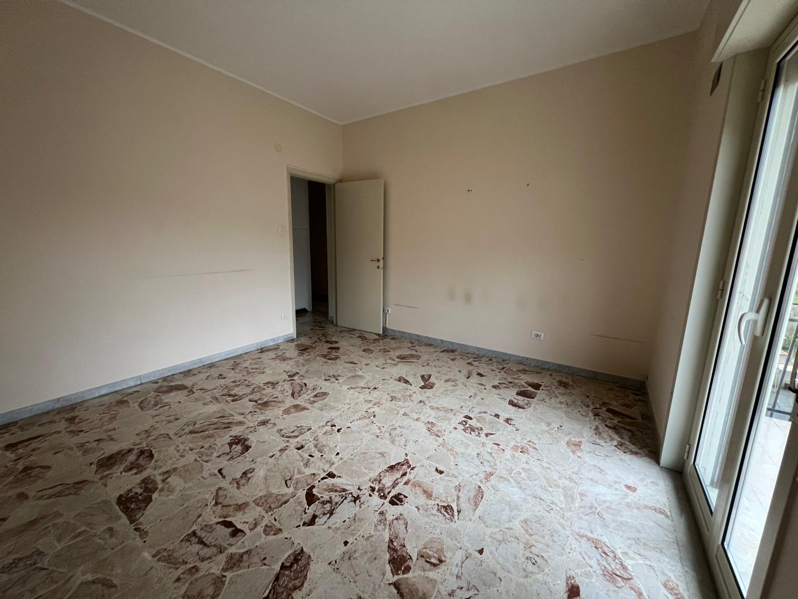 Pressi Svincolo Gazzi 4 vani + servizi