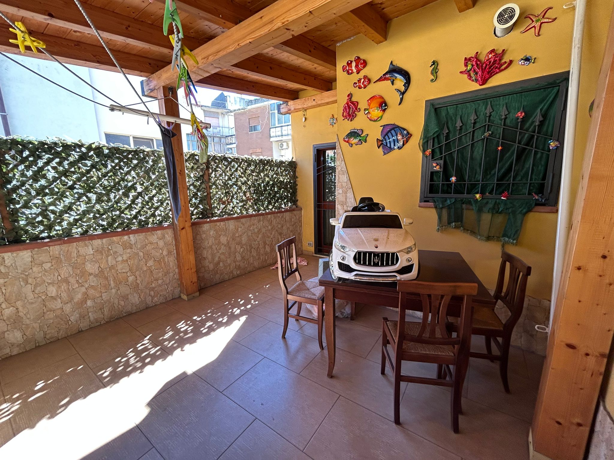 Pressi Svincolo Gazzi bivani più terrazzo a livello #VO18144