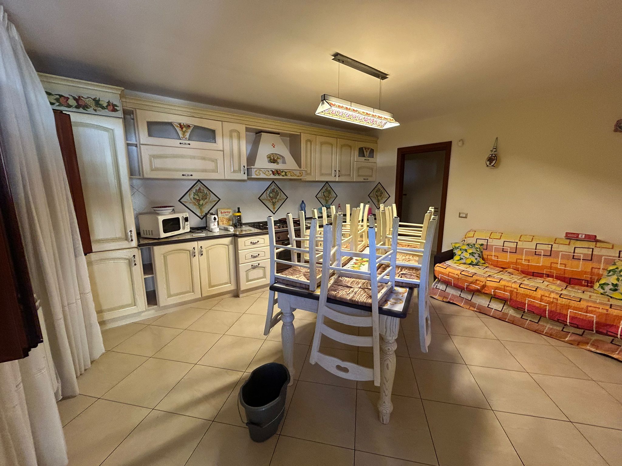 Pressi Svincolo Gazzi bivani più terrazzo a livello