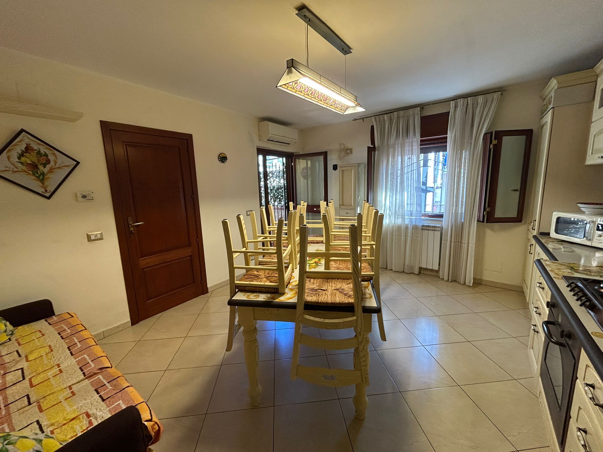 Pressi Svincolo Gazzi bivani più terrazzo a livello