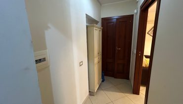 Pressi Svincolo Gazzi bivani più terrazzo a livello