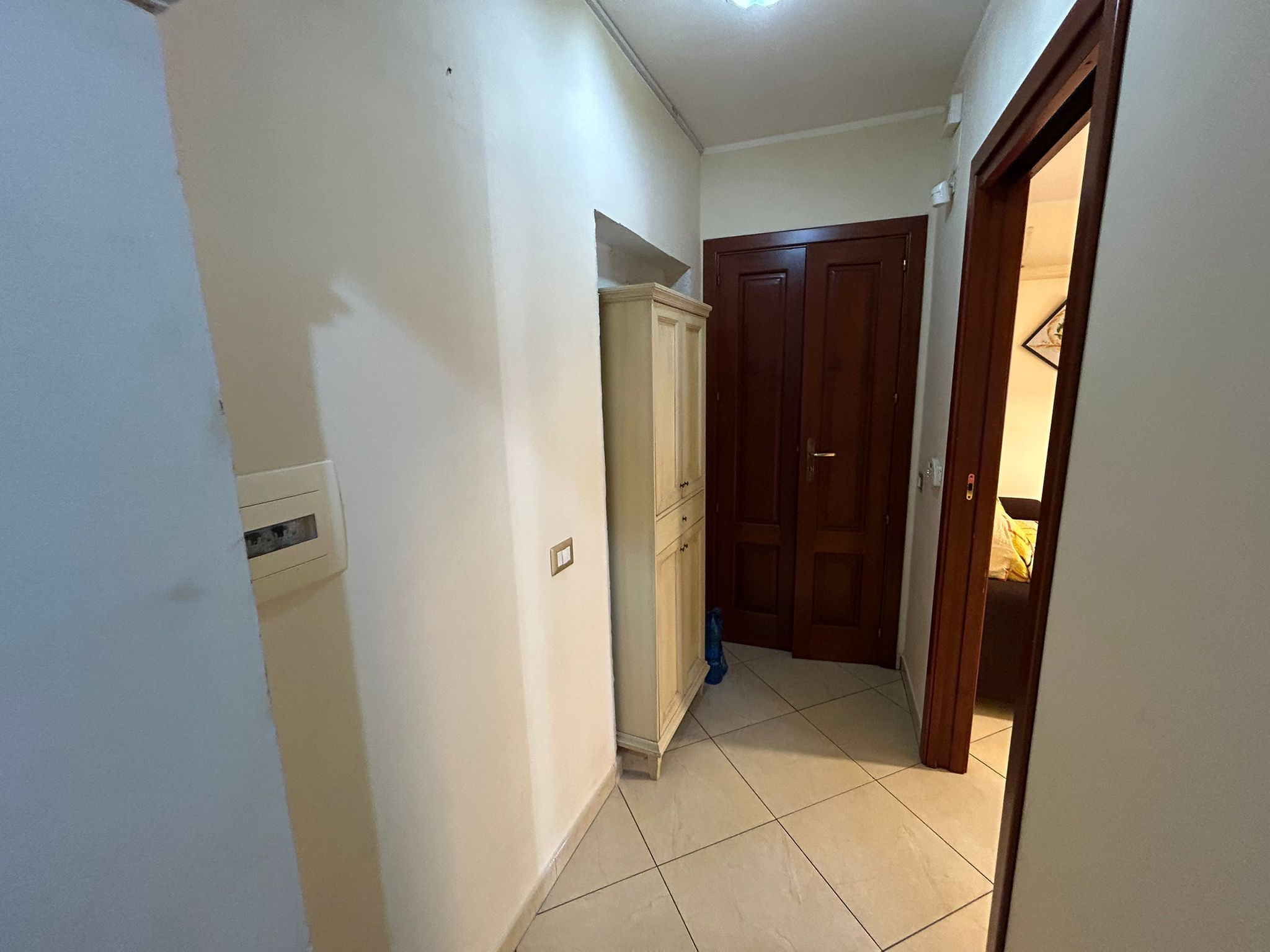 Pressi Svincolo Gazzi bivani più terrazzo a livello