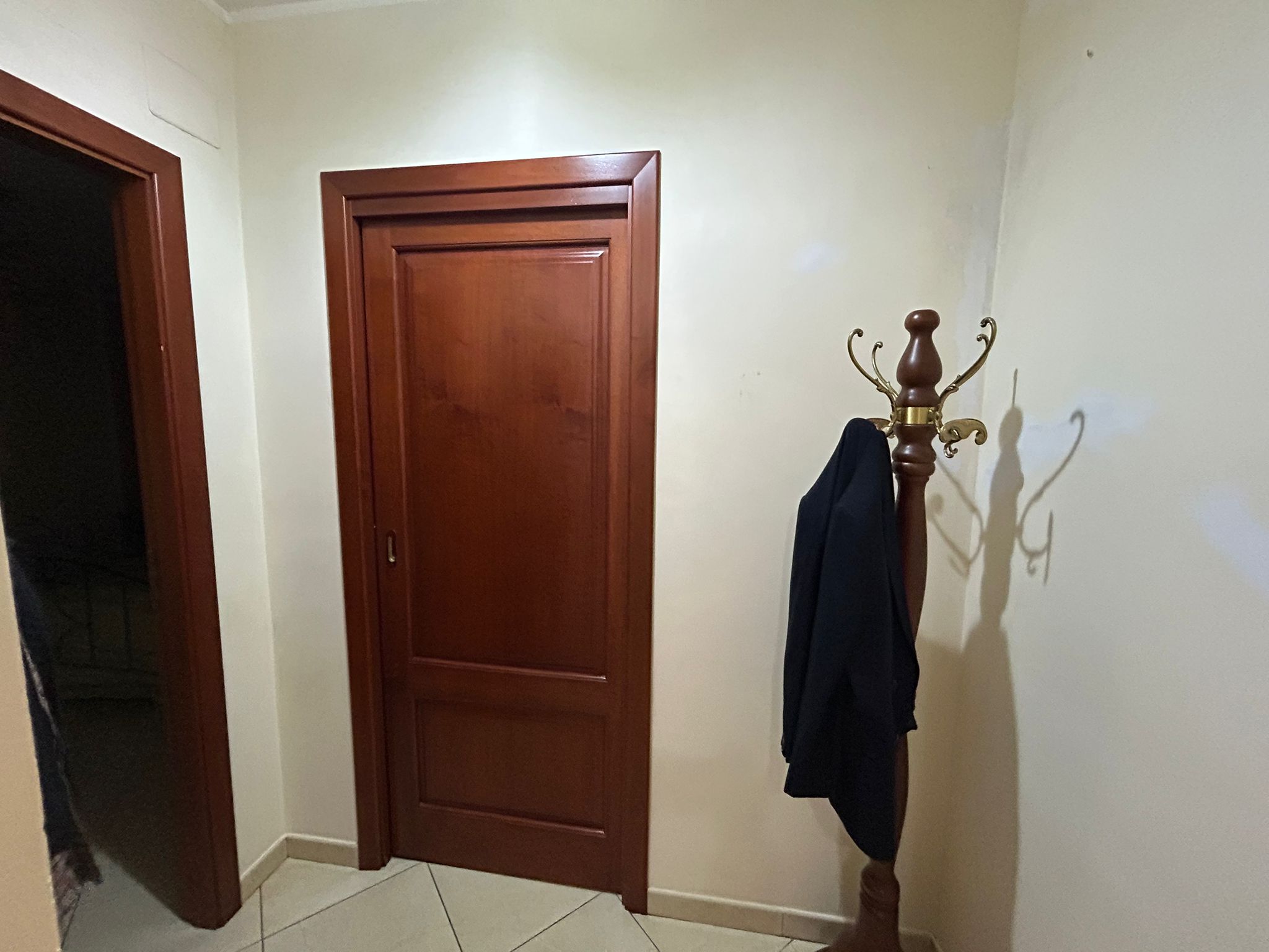 Pressi Svincolo Gazzi bivani più terrazzo a livello