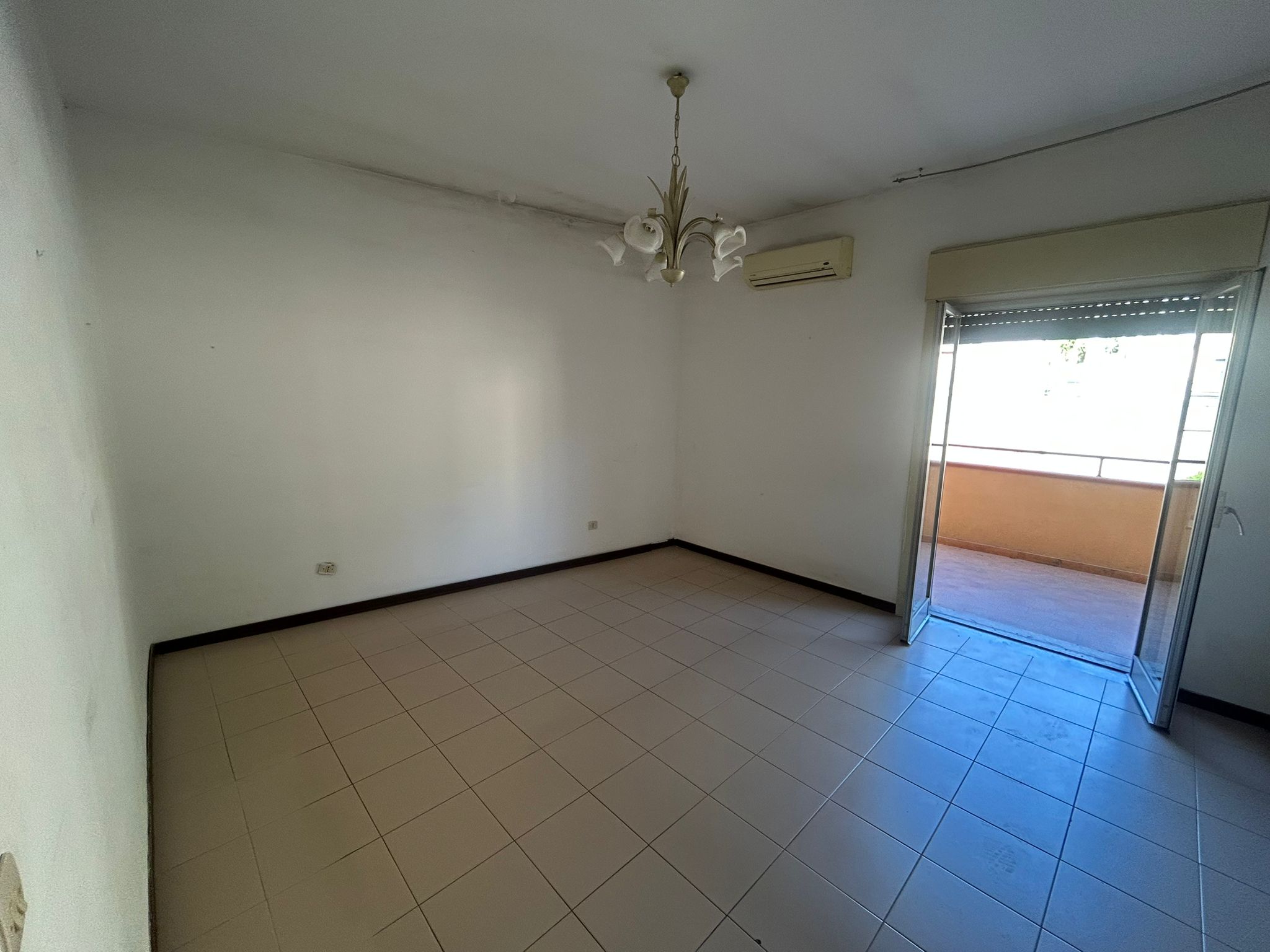 Giampilieri Marina trivani + servizi + posto auto