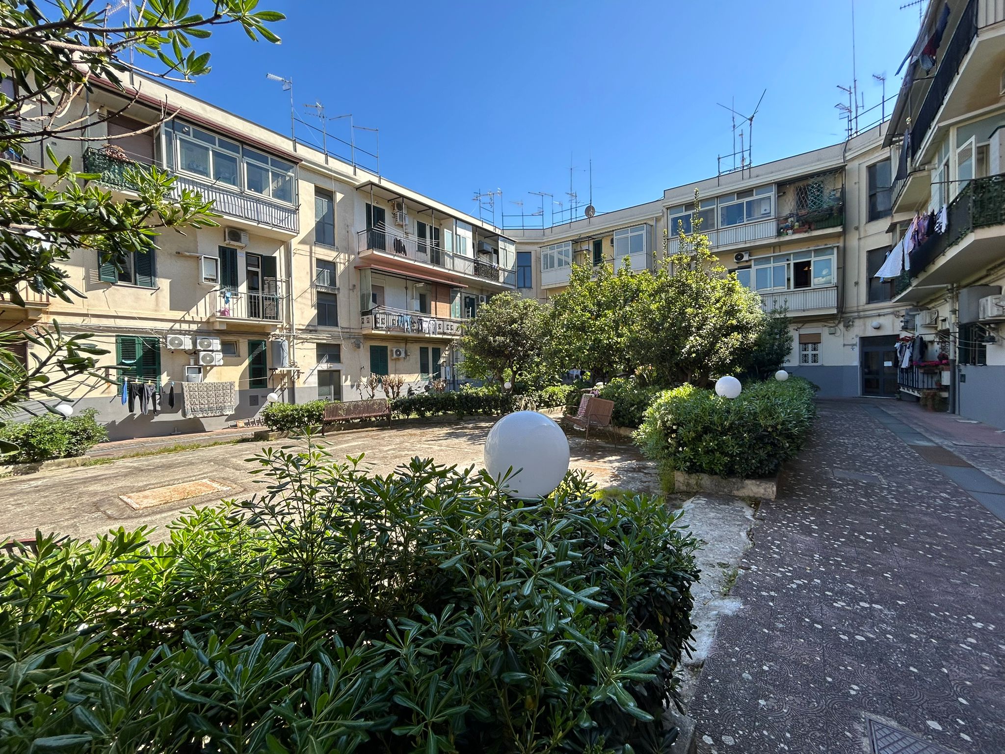 Pressi Piscina Comunale 3 vani più servizi