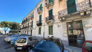 Pressi Piscina Comunale 3 vani più servizi