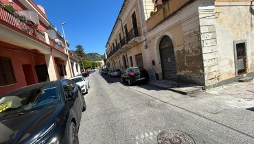 Giampilieri Marina indipendente bivani + terrazzo a livello