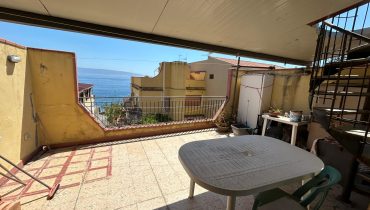 Giampilieri Marina indipendente bivani + terrazzo a livello