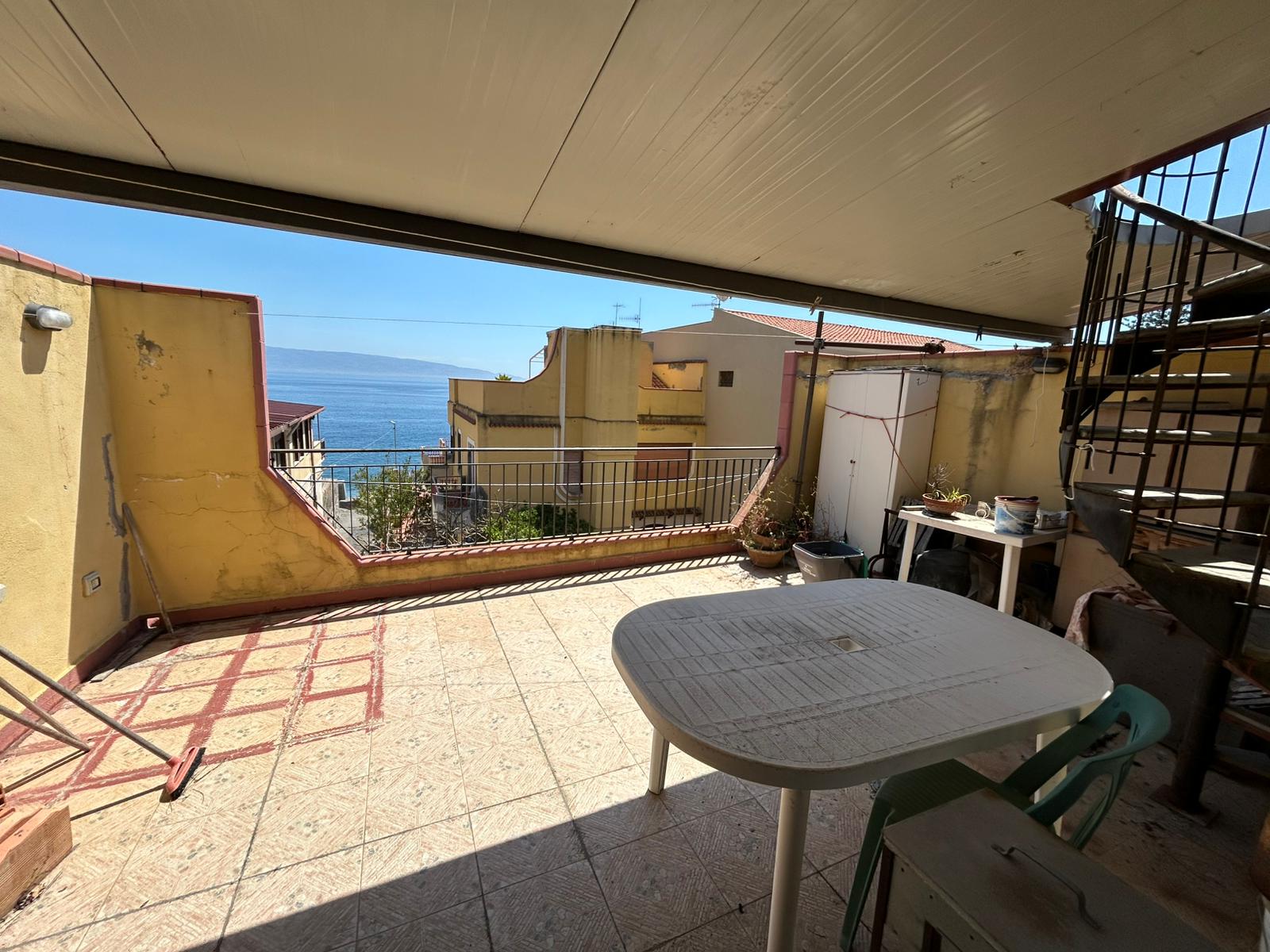 Giampilieri Marina indipendente bivani + terrazzo a livello