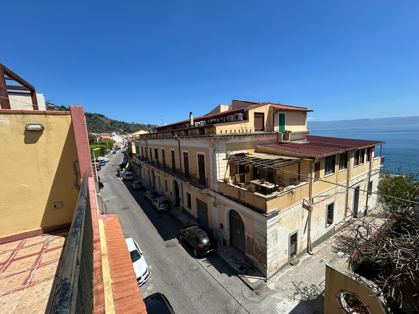 Giampilieri Marina indipendente bivani + terrazzo a livello