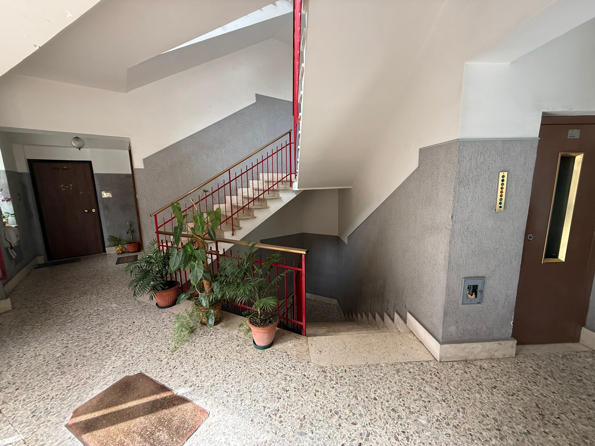 Pressi Svincolo Messina Centro trivani + posto auto e cantina