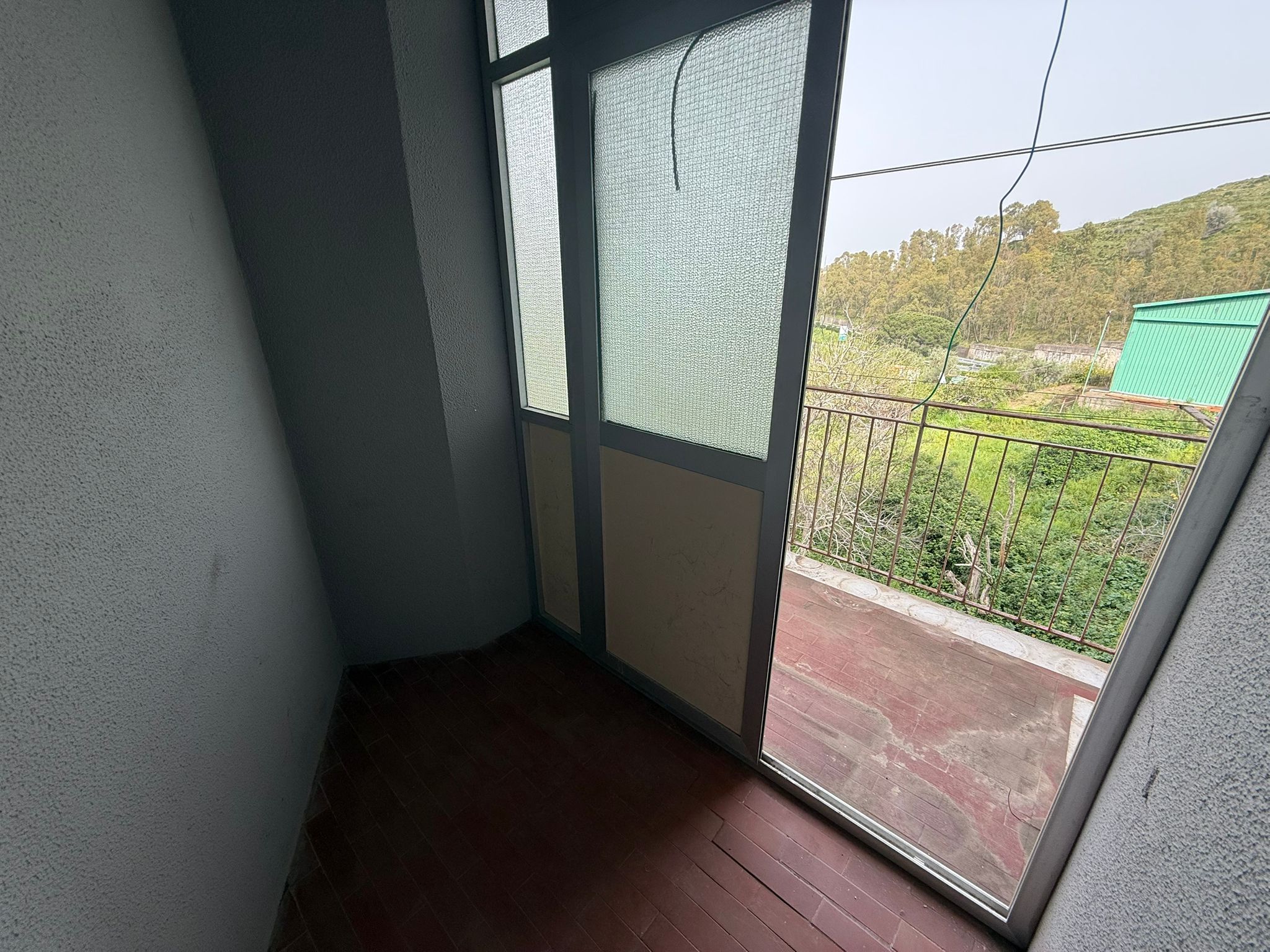 Pressi Svincolo Messina Centro trivani + posto auto e cantina