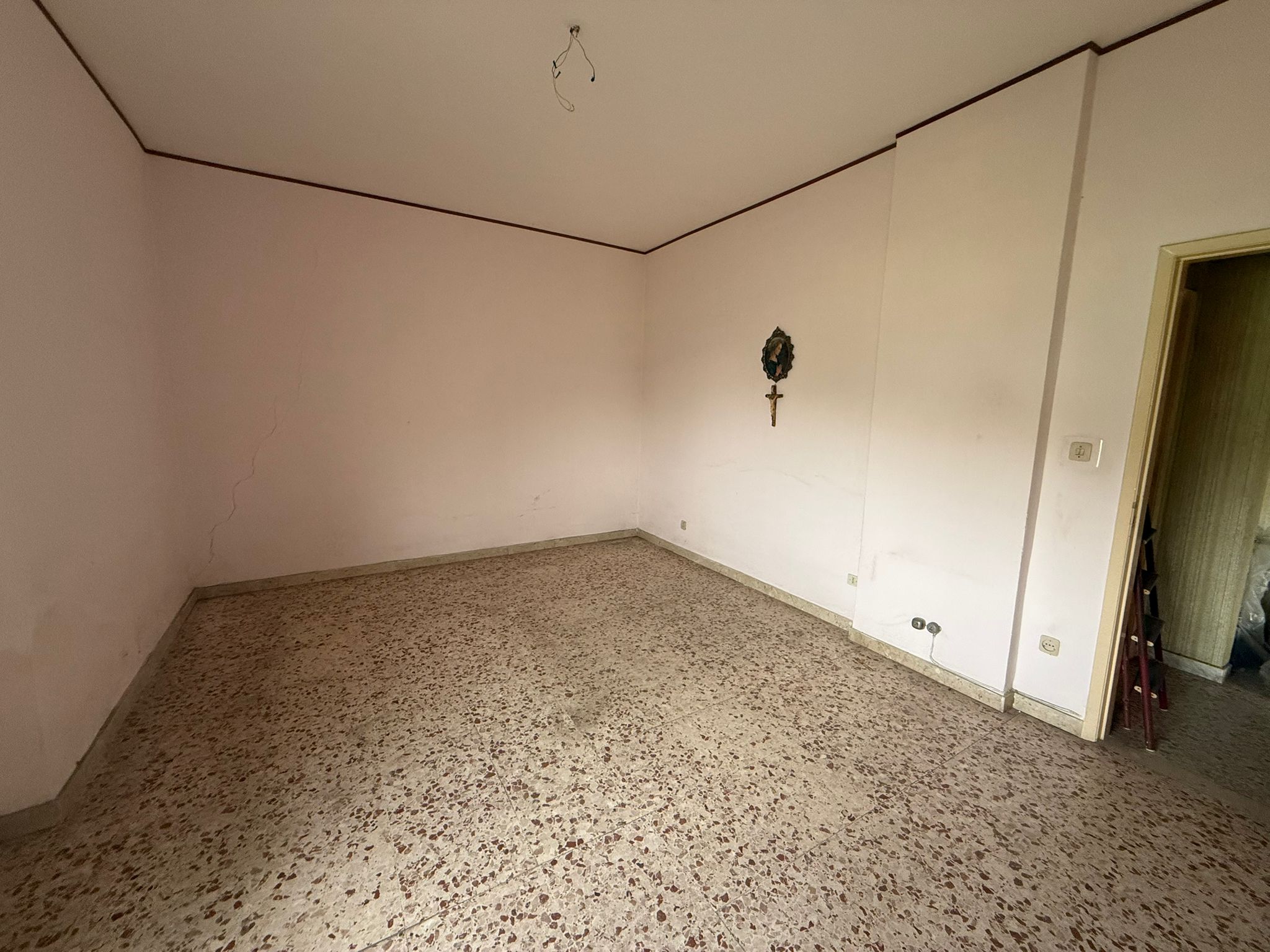 Pressi Svincolo Messina Centro trivani + posto auto e cantina