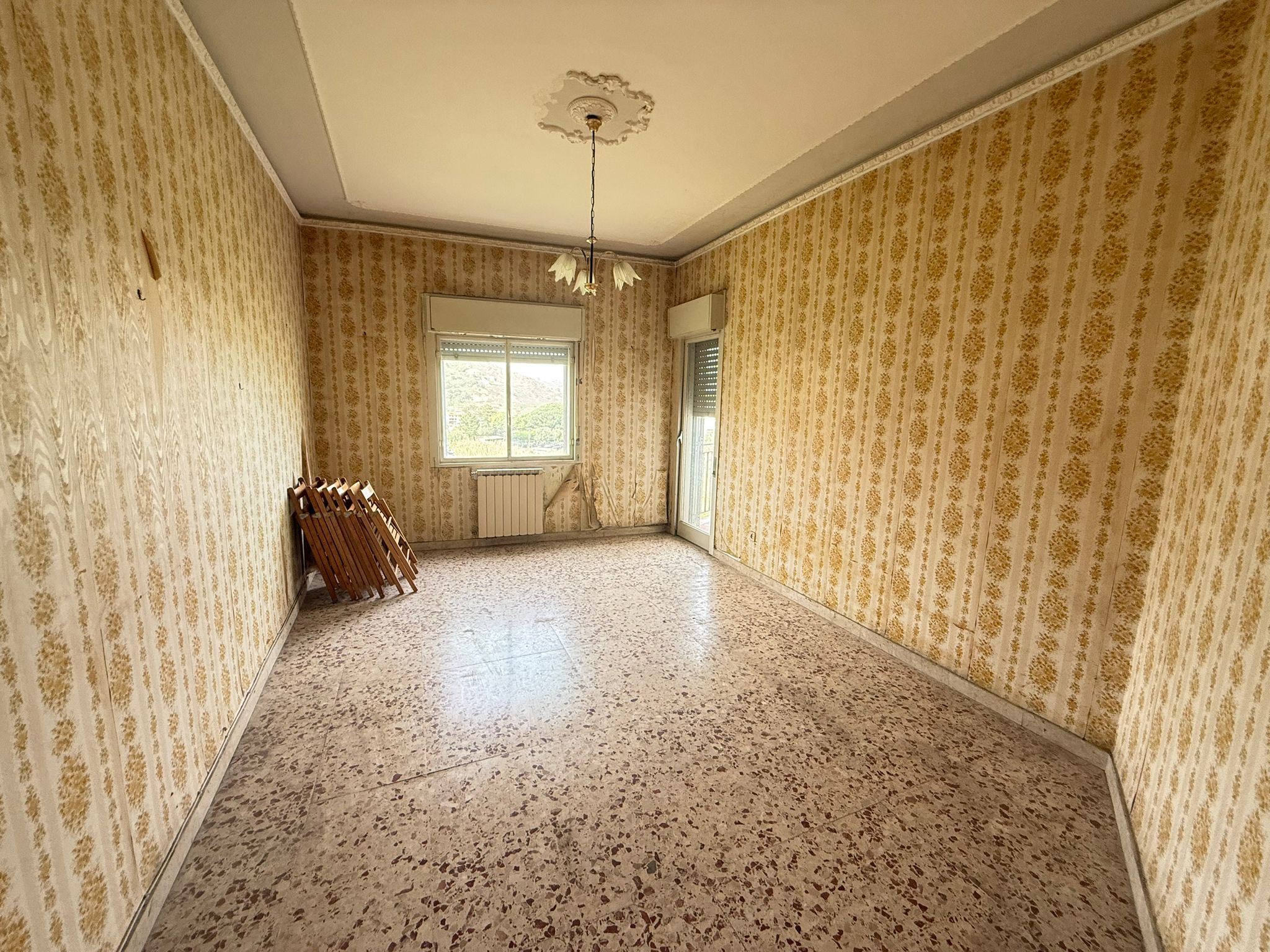 Pressi Svincolo Messina Centro trivani + posto auto e cantina