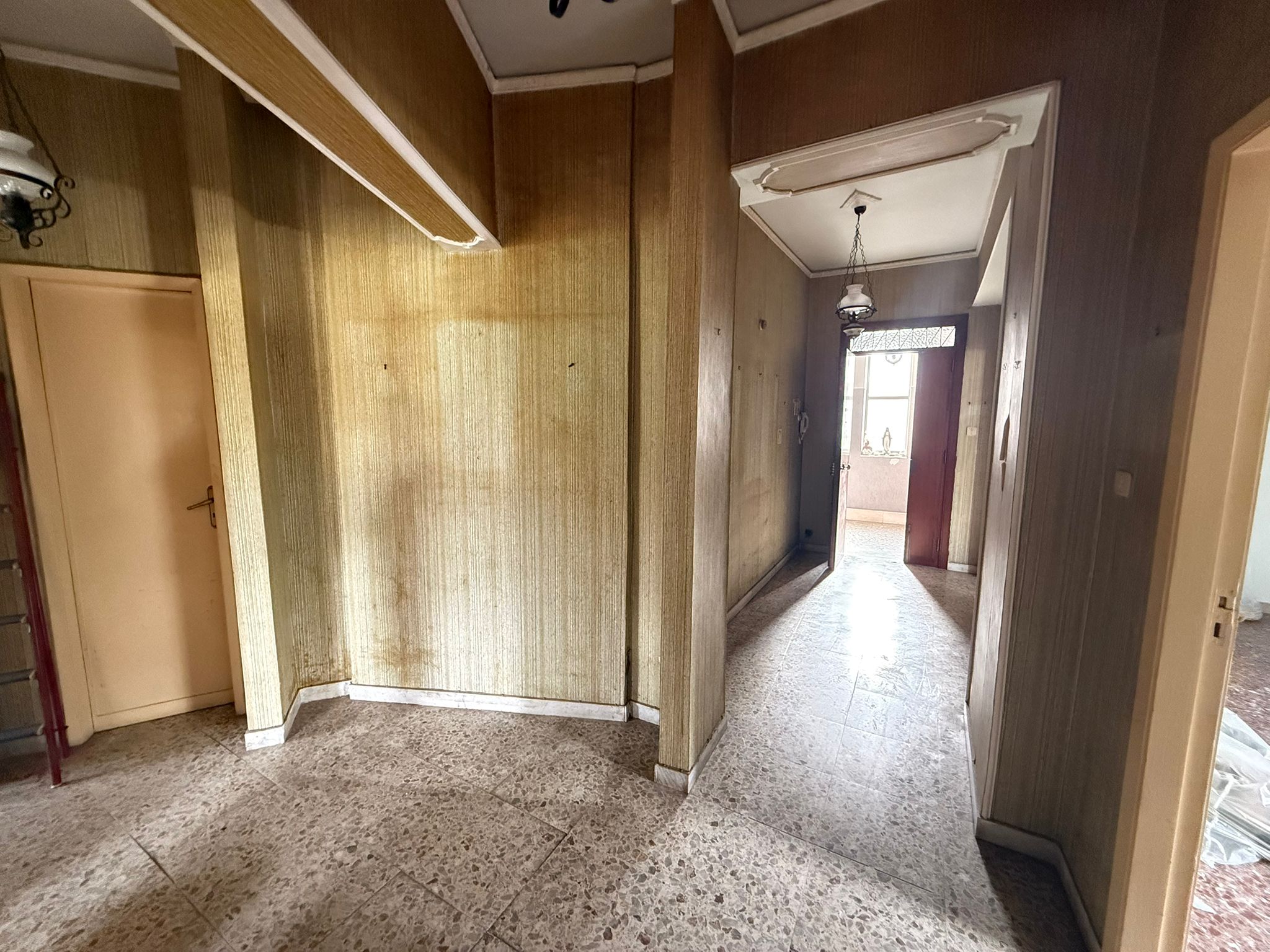 Pressi Svincolo Messina Centro trivani + posto auto e cantina