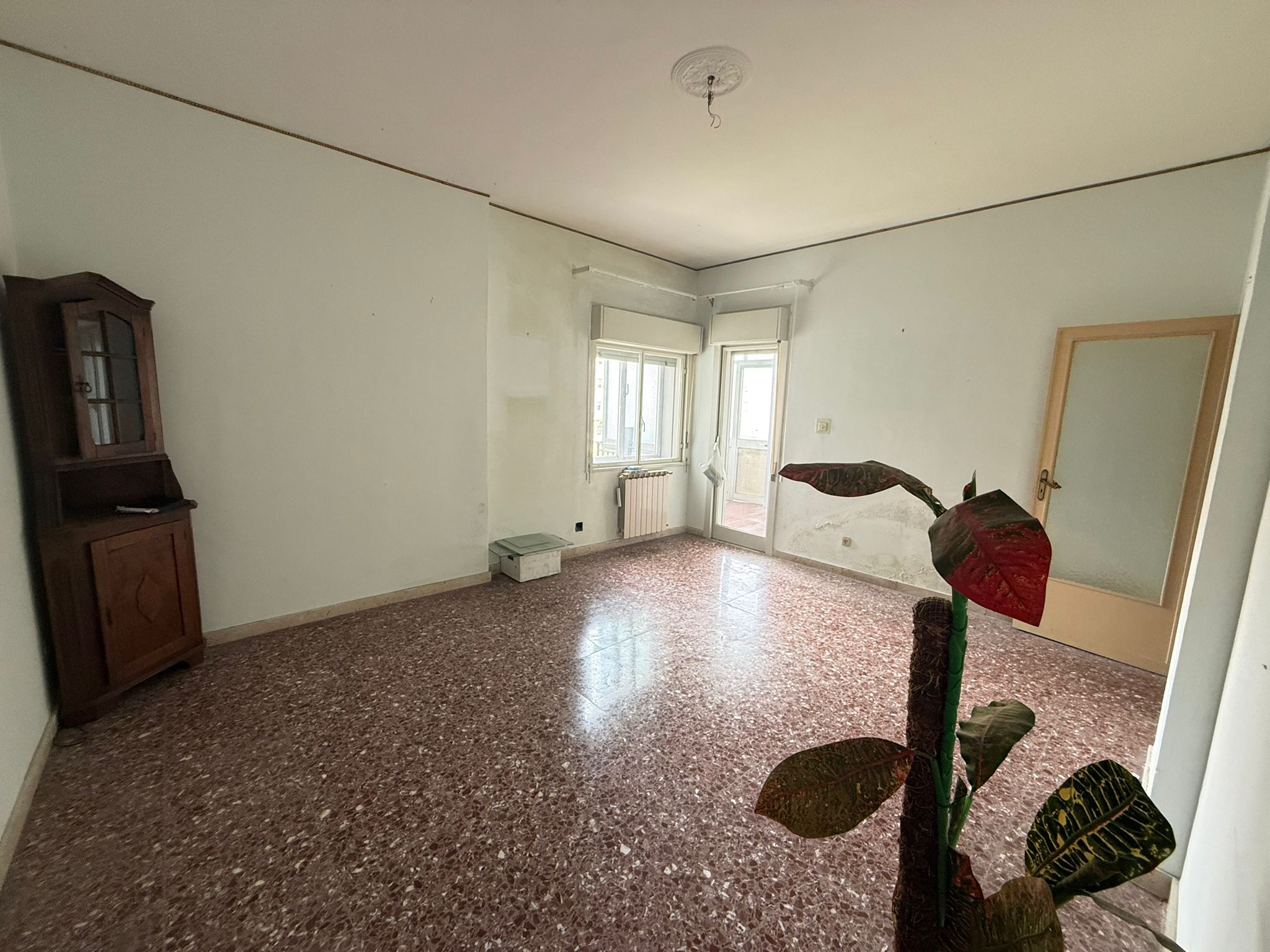 Pressi Svincolo Messina Centro trivani + posto auto e cantina