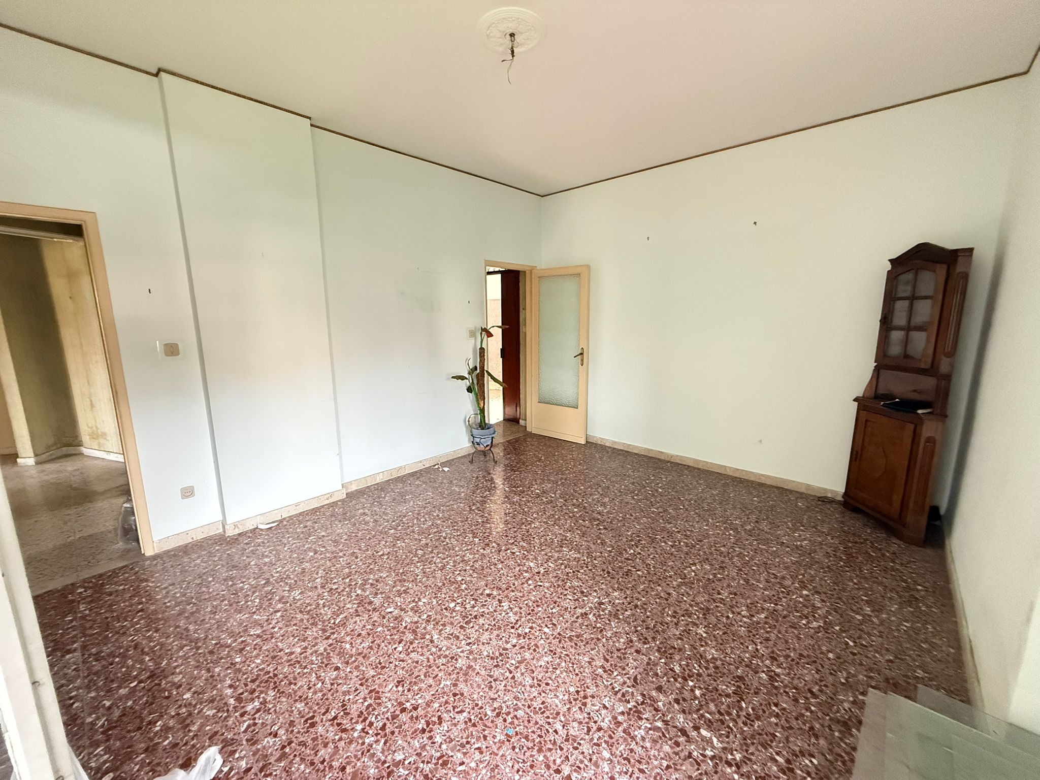 Pressi Svincolo Messina Centro trivani + posto auto e cantina