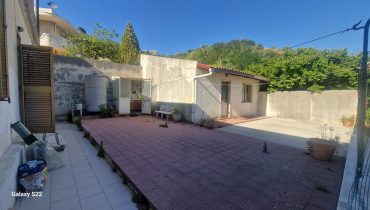 Viale Giostra indipendente 4 vani + veranda