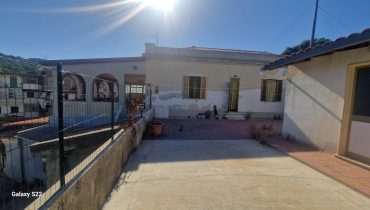 Viale Giostra indipendente 4 vani + veranda