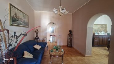 Viale Giostra indipendente 4 vani + veranda