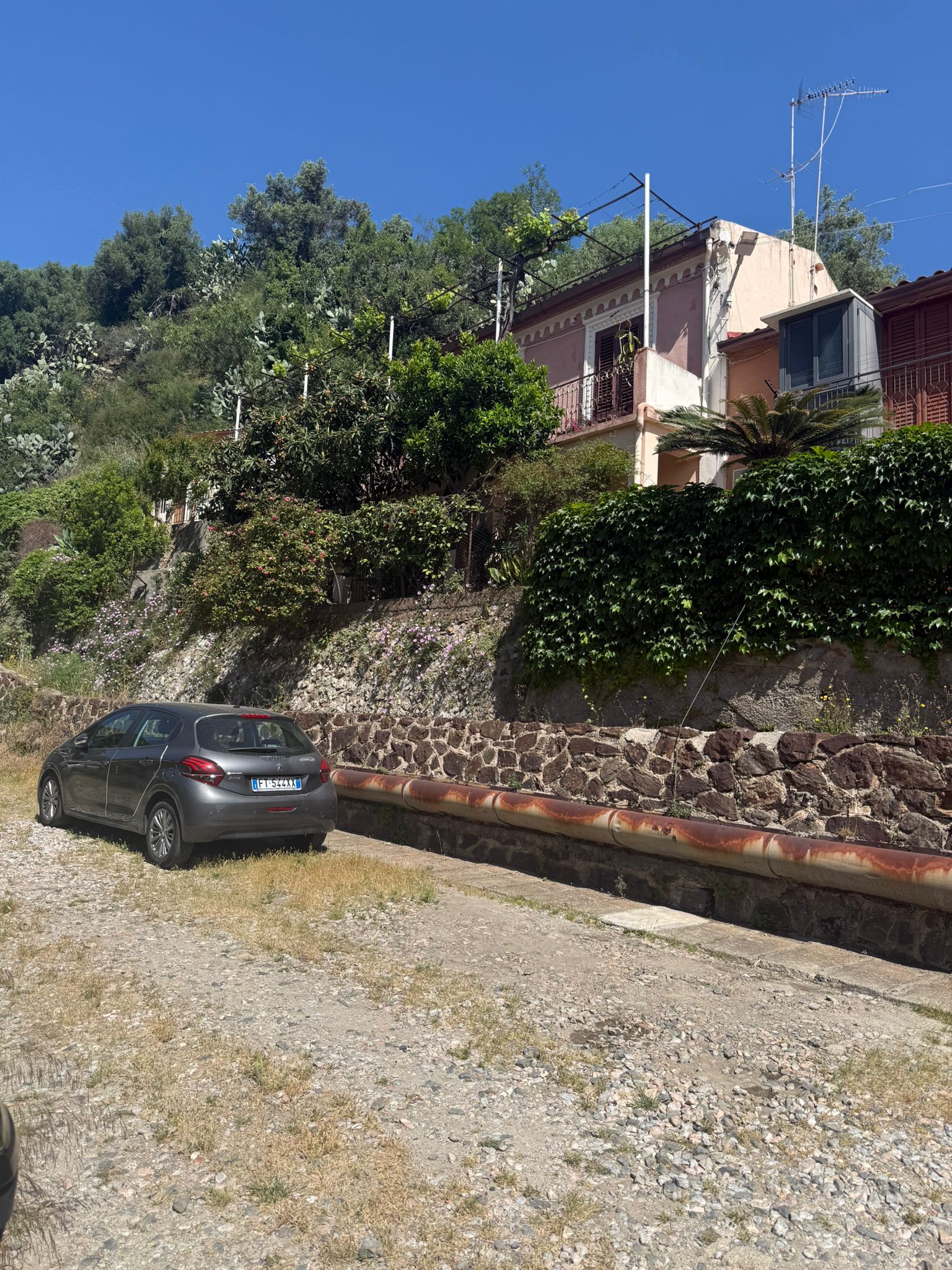 Camaro Superiore 4 vani + giardino