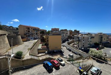 Svincolo Gazzi 4 vani più servizi #VO18244