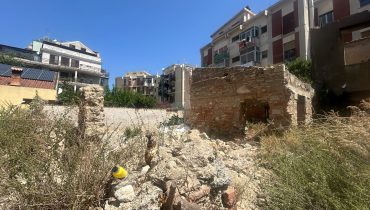 Via Noviziato Casazza pressi viale Italia rudere con giardino