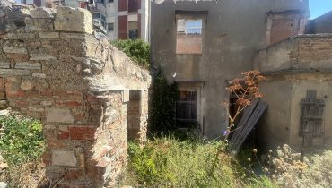 Via Noviziato Casazza pressi viale Italia rudere con giardino