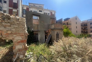 Via Noviziato Casazza pressi viale Italia rudere con giardino #VO18276