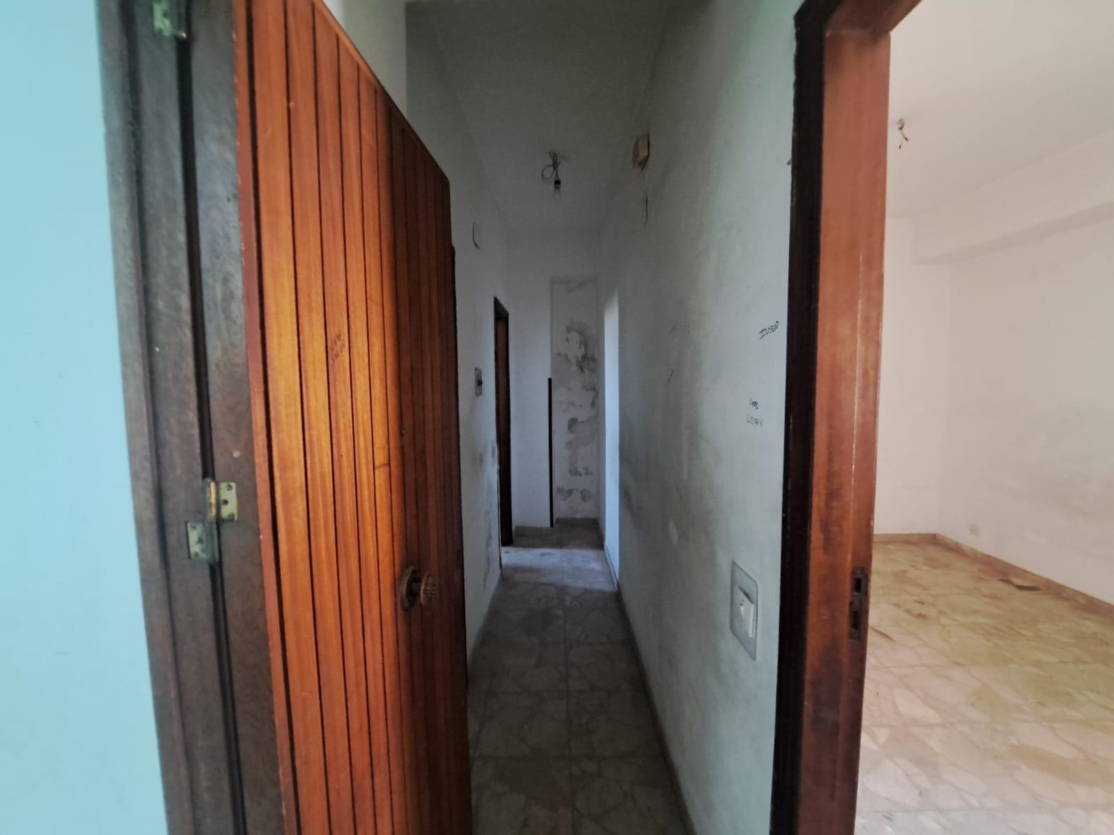 Bordonaro pressi chiesa indipendente 4 vani + terrazzo