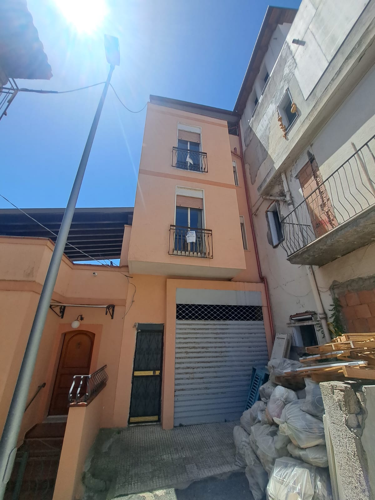 Bordonaro pressi chiesa indipendente 4 vani + terrazzo