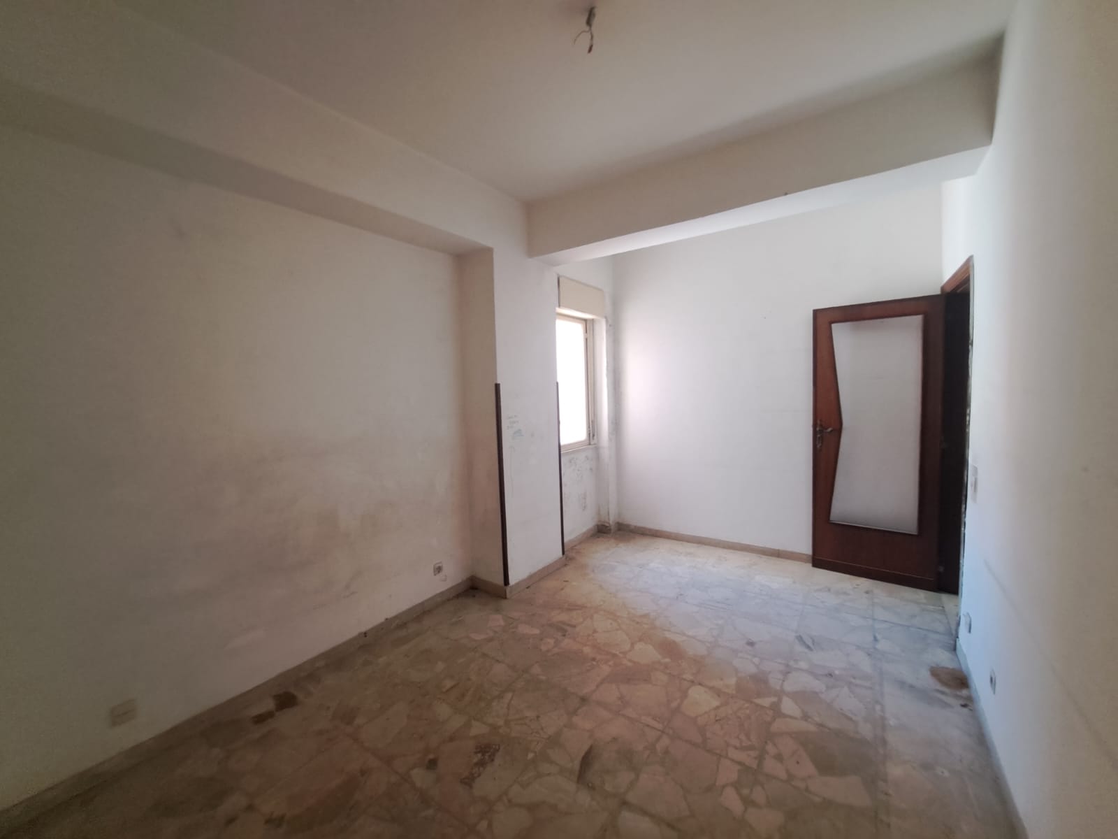 Bordonaro pressi chiesa indipendente 4 vani + terrazzo