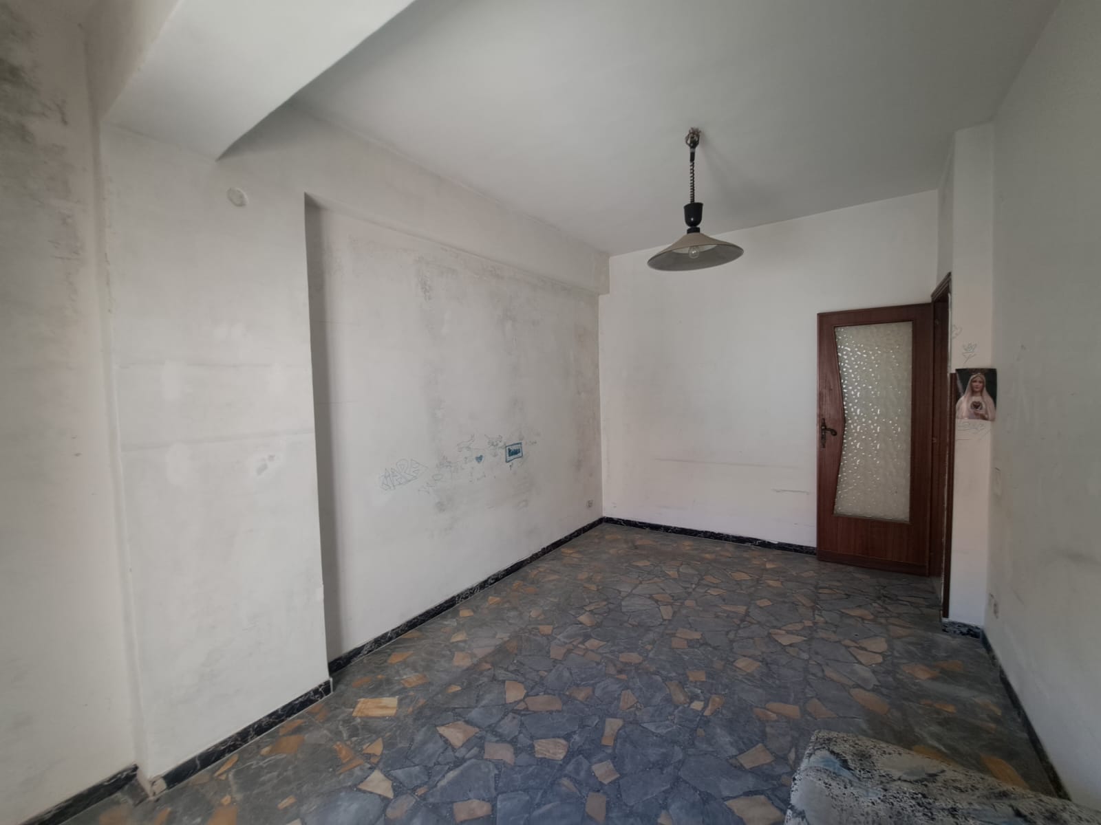 Bordonaro pressi chiesa indipendente 4 vani + terrazzo