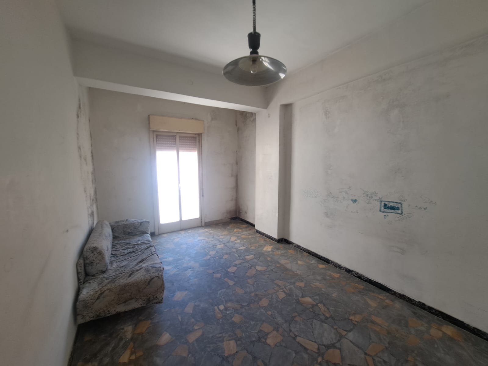 Bordonaro pressi chiesa indipendente 4 vani + terrazzo