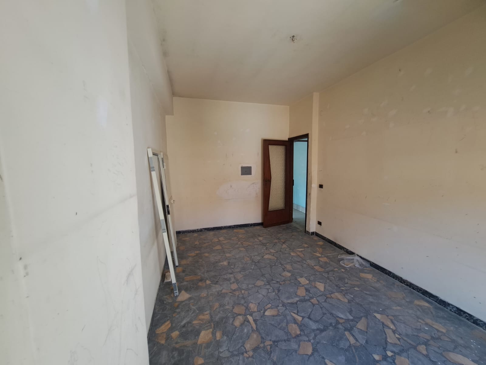 Bordonaro pressi chiesa indipendente 4 vani + terrazzo