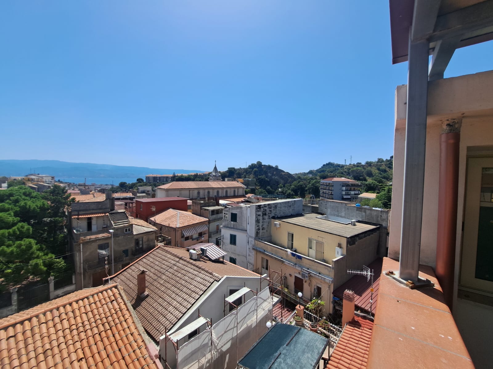 Bordonaro pressi chiesa indipendente 4 vani + terrazzo #VO18286