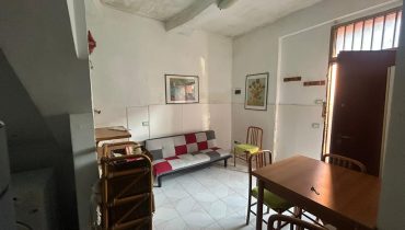 Pressi Villa Dante bivani con ingresso indipendente