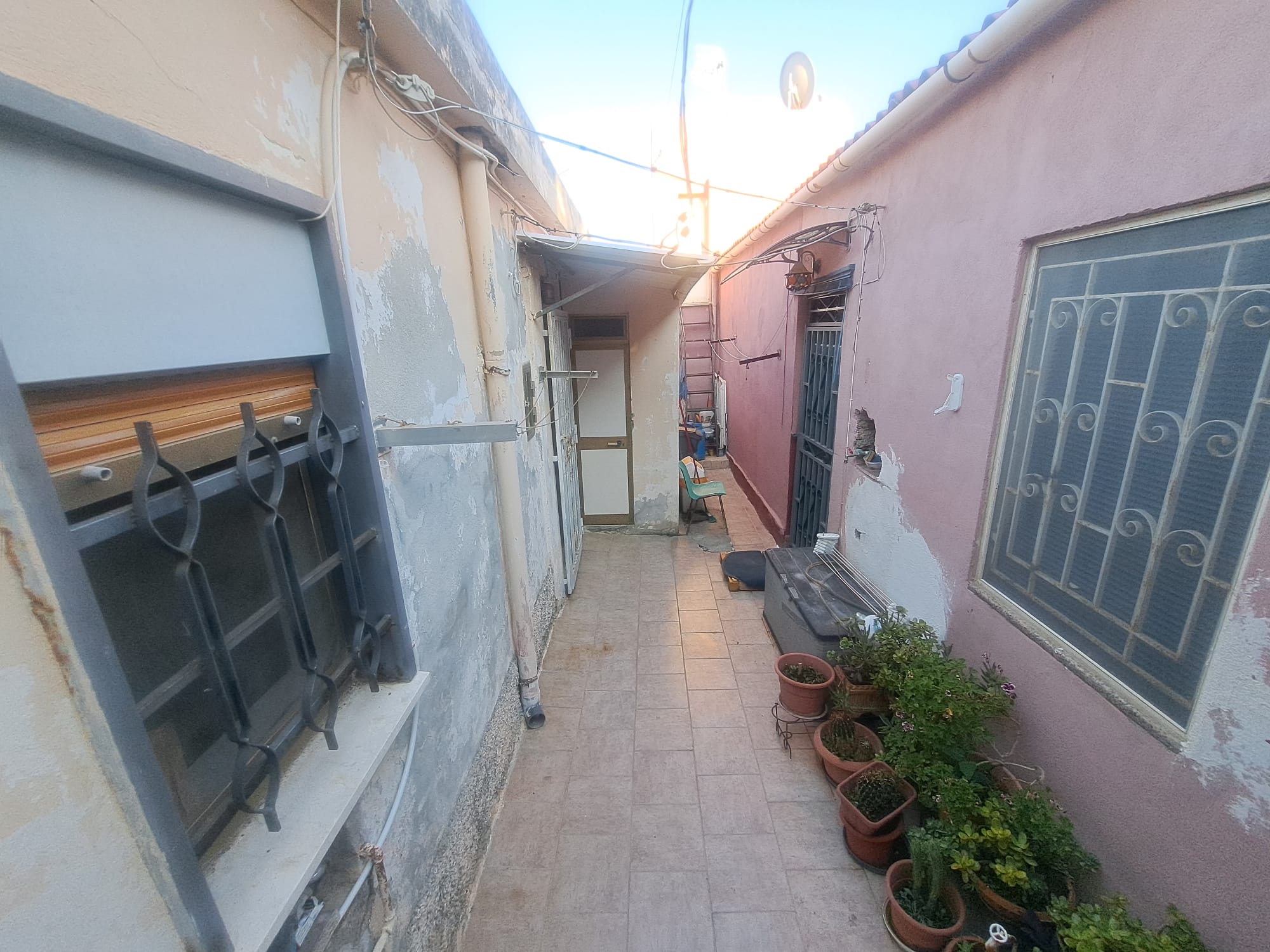 Pressi Viale Italia indipendente 2 vani + servizi