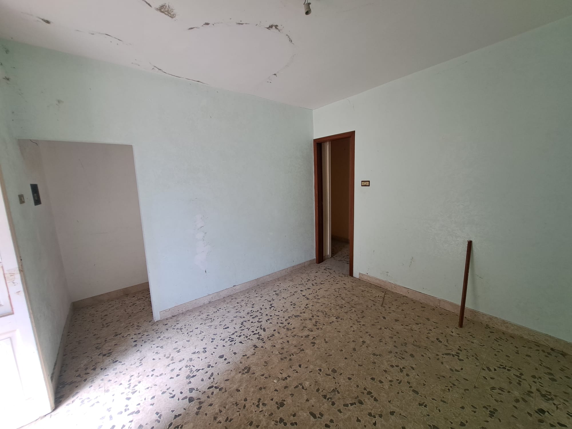 Bordonaro indipendente 2 vani + veranda e deposito