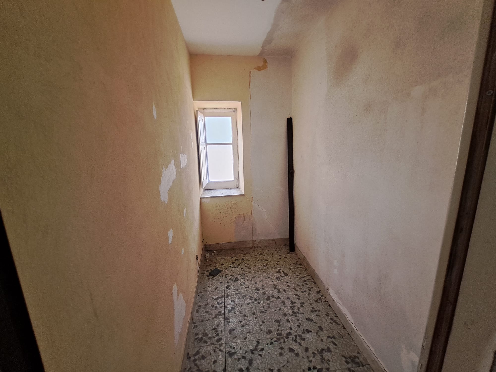 Bordonaro indipendente 2 vani + veranda e deposito