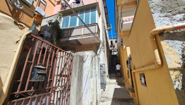 Bordonaro indipendente 2 vani + veranda e deposito