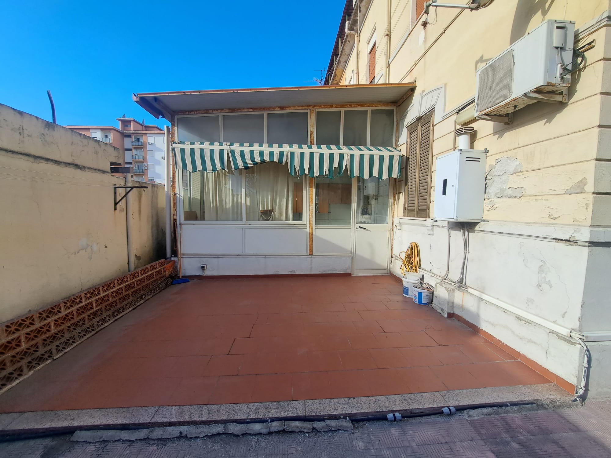 Via La Farina bivani più giardino