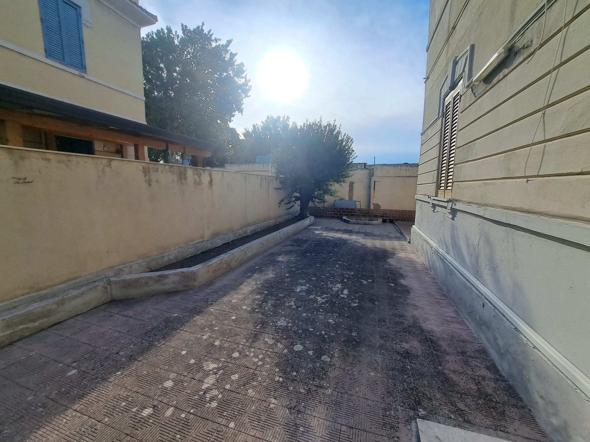 Via La Farina bivani più giardino