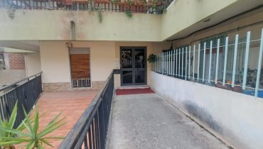 Pressi Svincolo Gazzi trivani + servizi