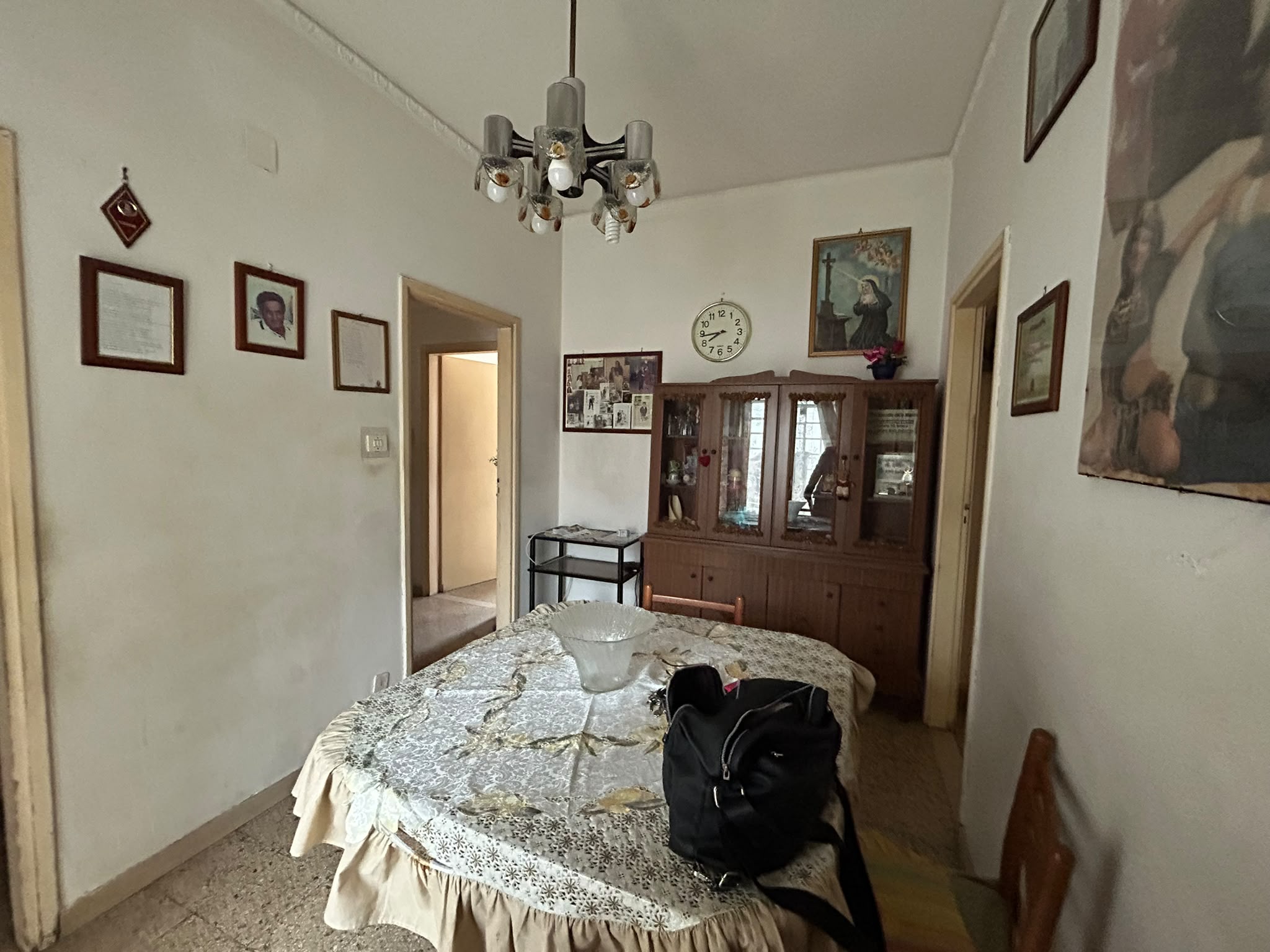 Pressi Svincolo Gazzi 4 vani + servizi + cantina