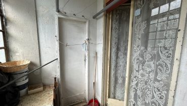 Pressi Svincolo Gazzi 4 vani + servizi + cantina