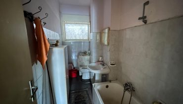 Pressi Svincolo Gazzi 4 vani + servizi + cantina